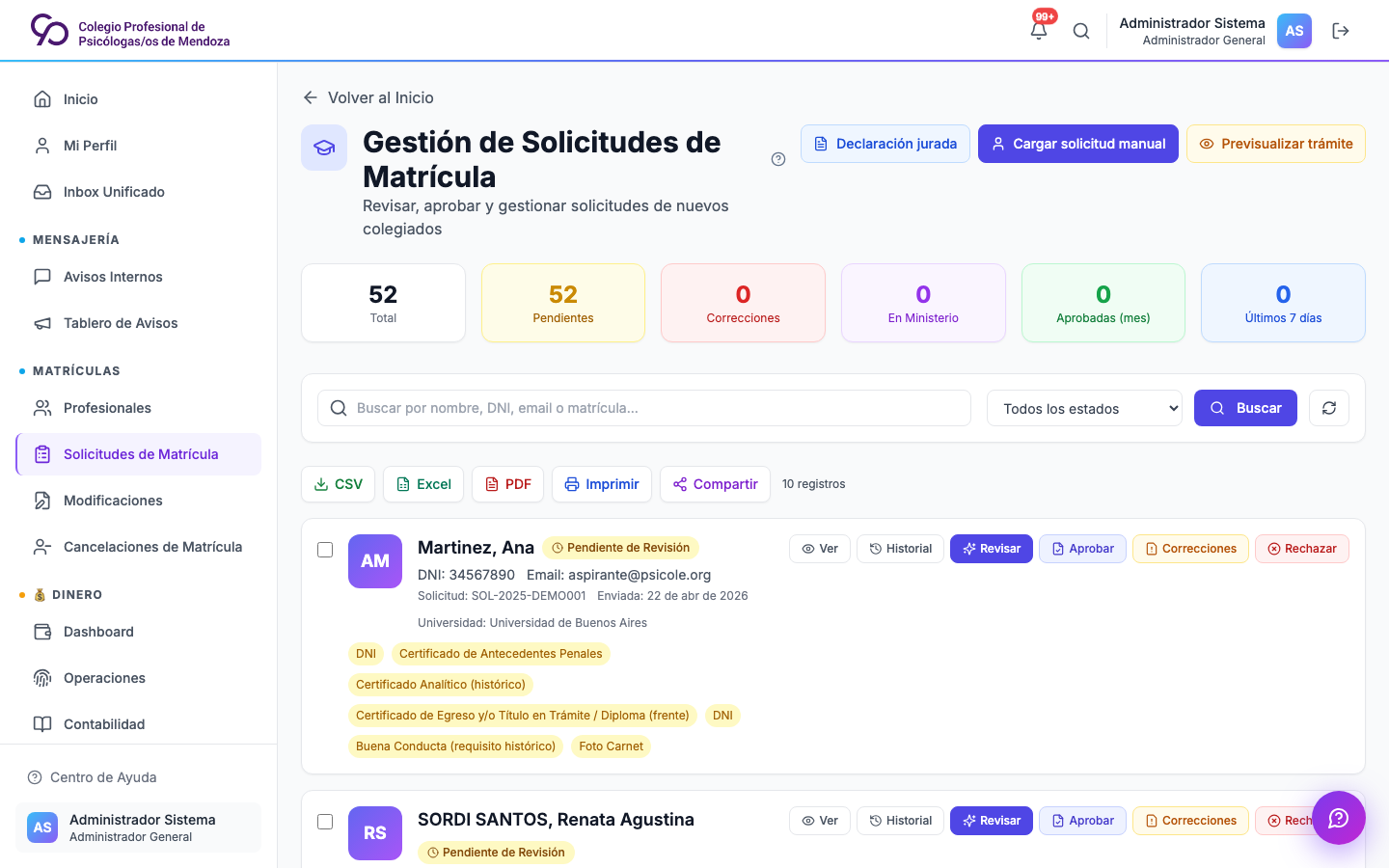 Solicitudes de matrícula en escritorio
